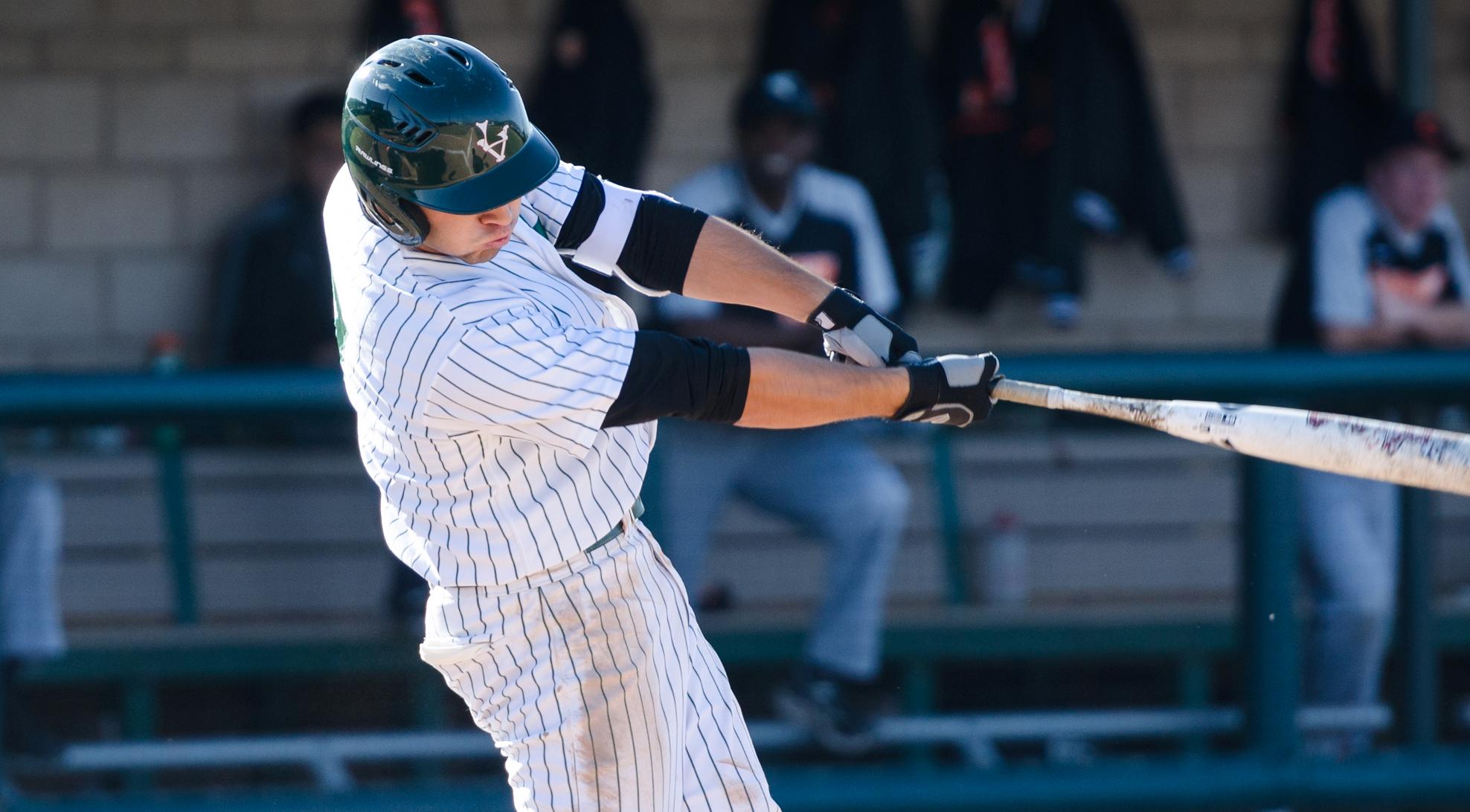 Baseball rides clutch hits to sweep Caltech