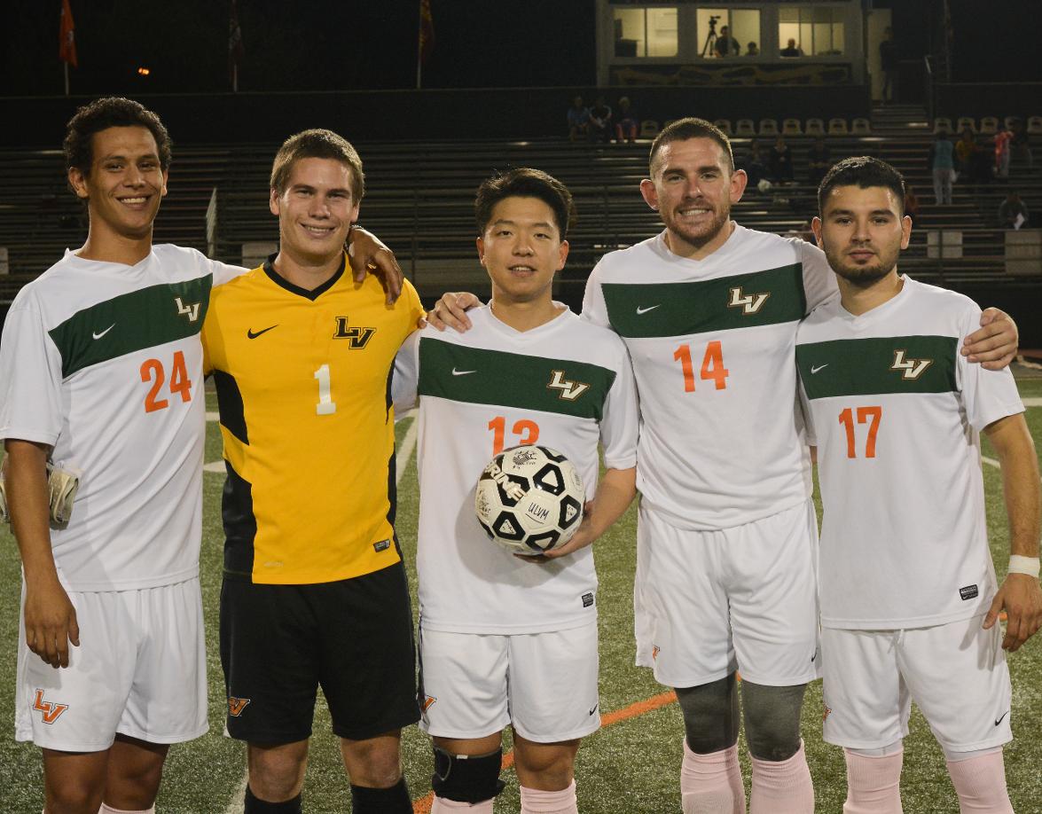 Seniors go out in style, Men’s Soccer routs Whittier