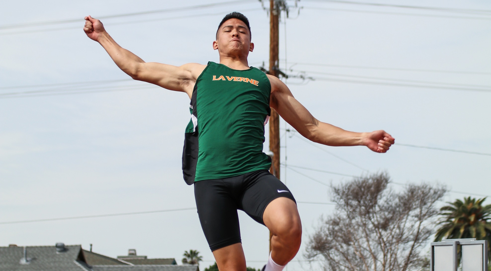 Men's Track & Field tops Cal Lutheran, drops to Occidental