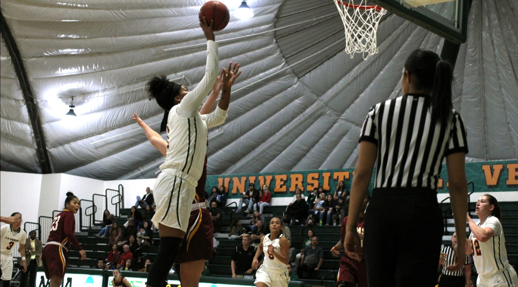Women's Basketball falls to Redlands on the road