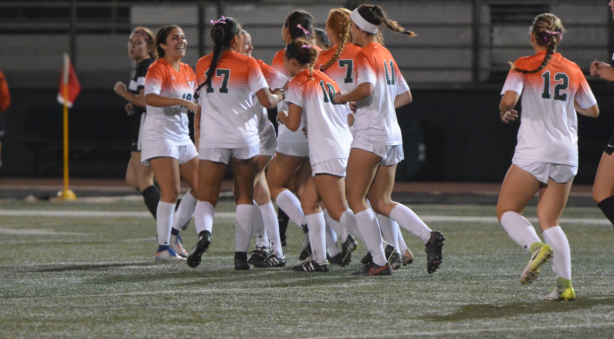 Women's Soccer beats Sagehens, moves into 2nd place