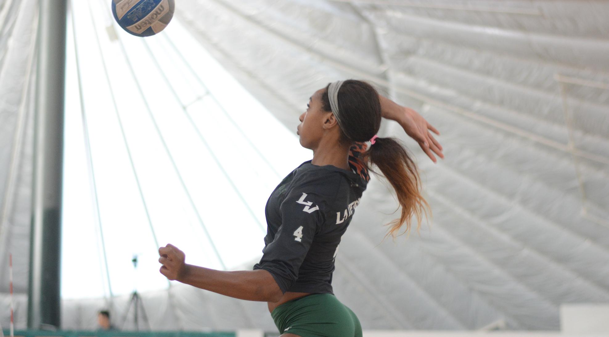 Volleyball stumbles against Trinity (TX)