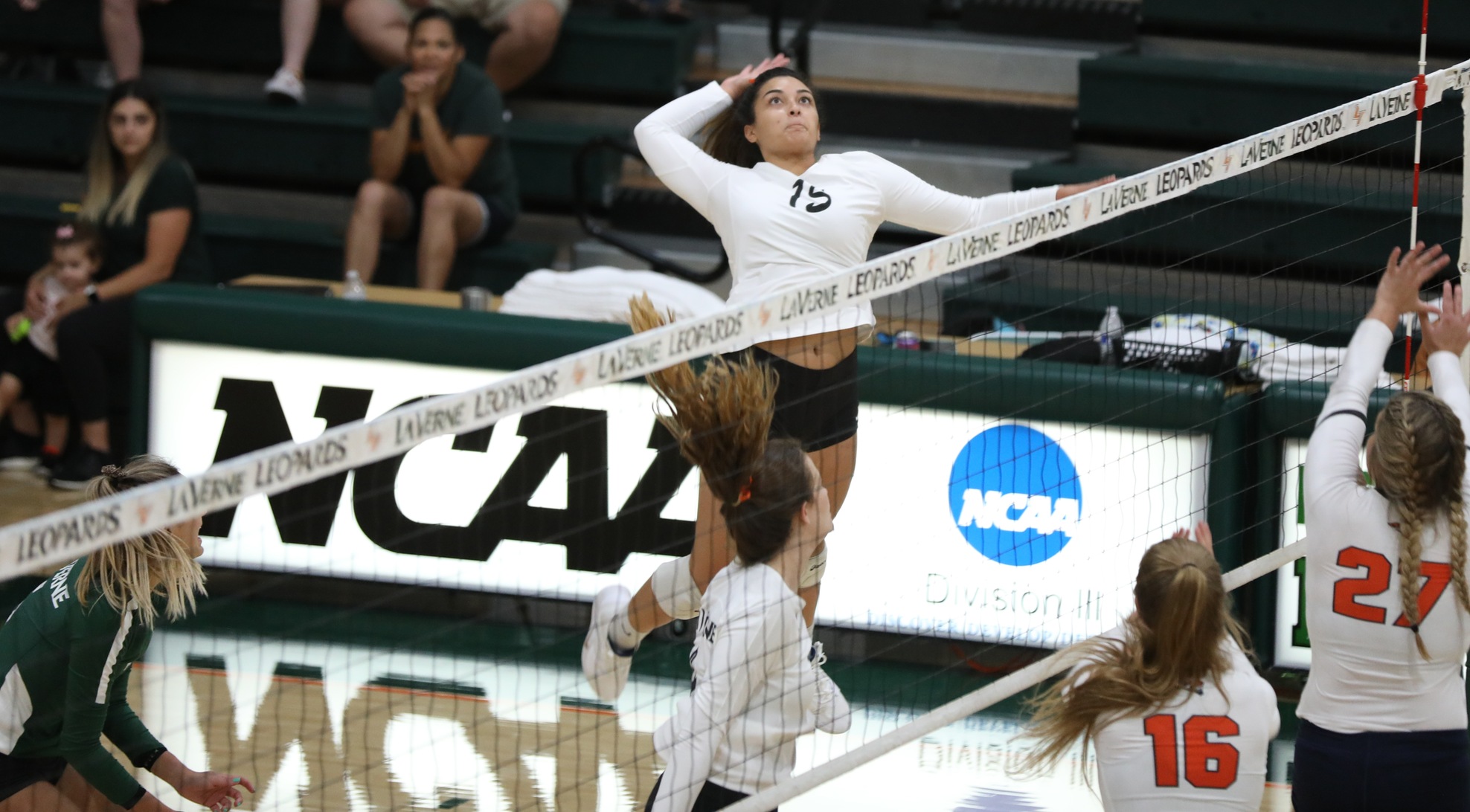 Volleyball Leaves Colorado with Two Wins