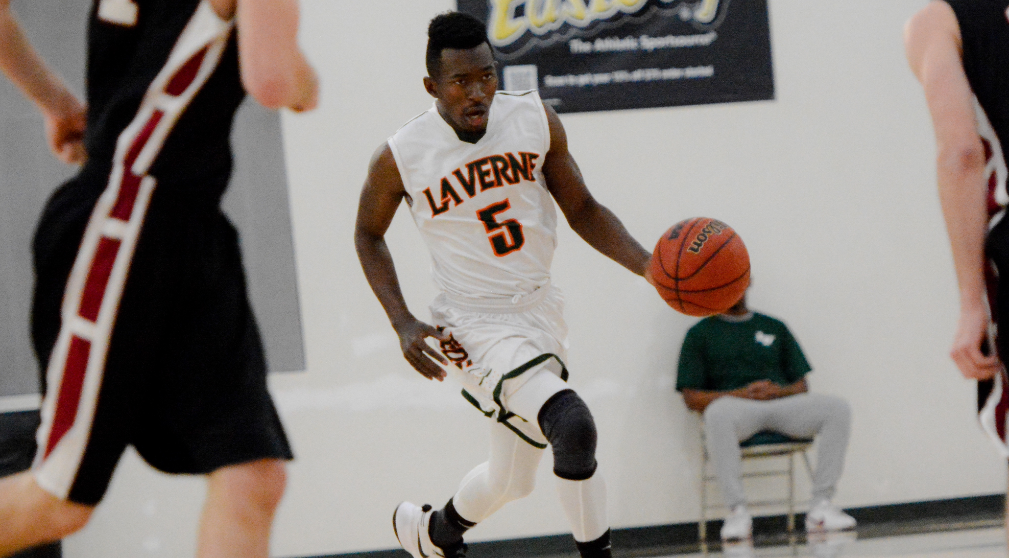 Late turnovers cost La Verne in 80-73 loss to Carthage