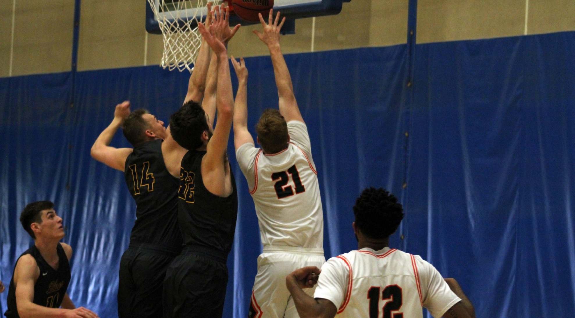 Gustafson, McHenry finish in double figures at CMS