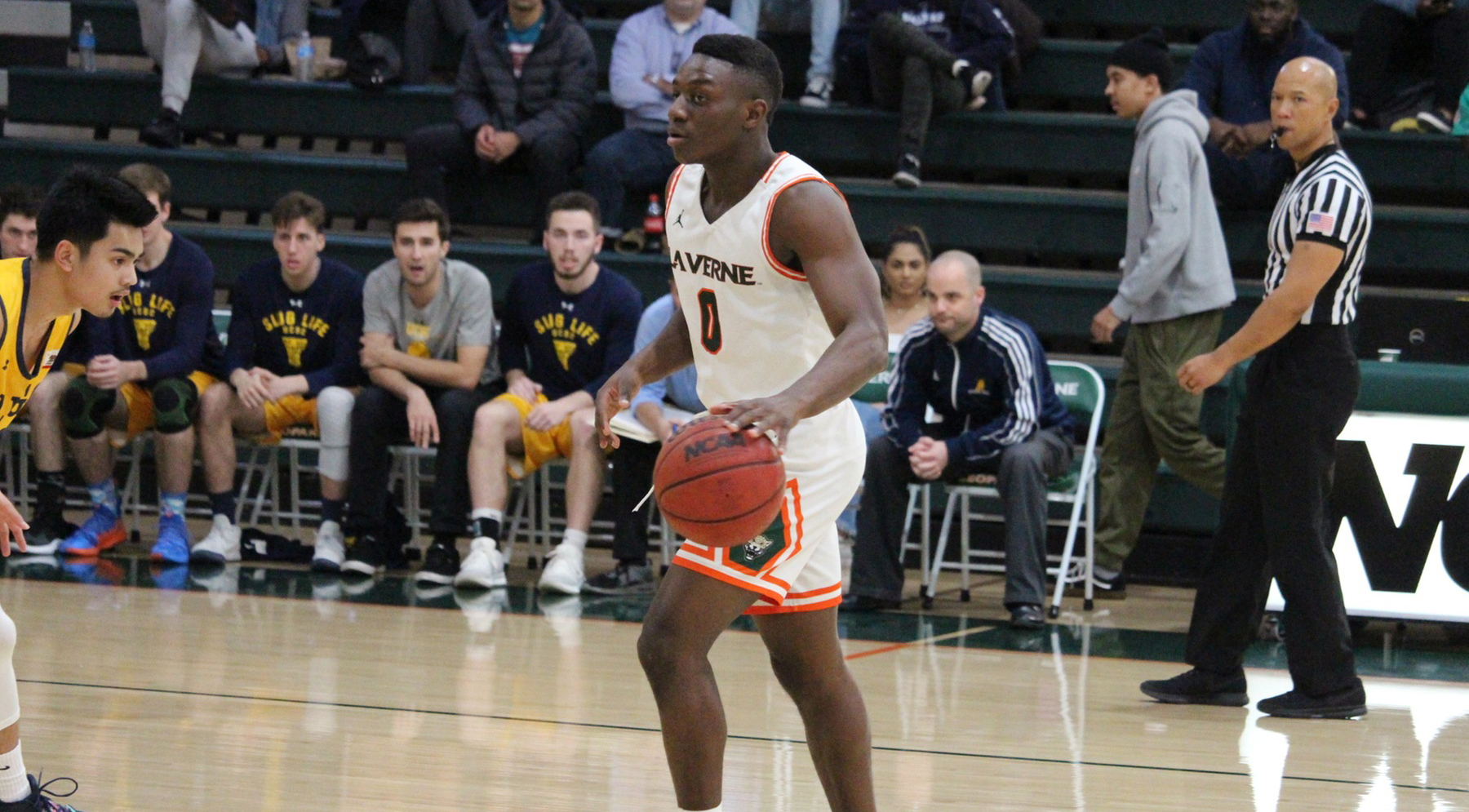 Men's Basketball Falls to Luther and Southwestern on Opening Weekend