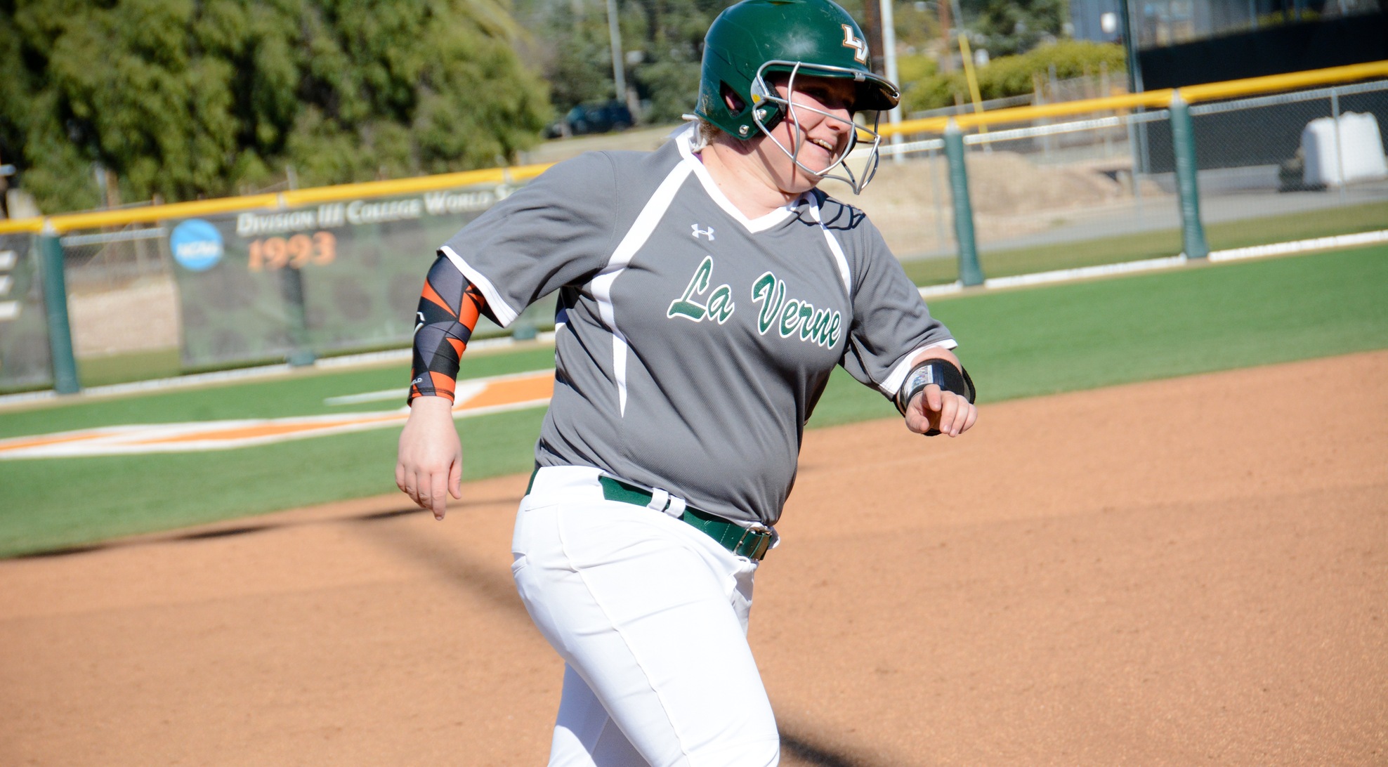 DeAngelo knocks in five to lead La Verne past Whitworth 9-2 in Game 1