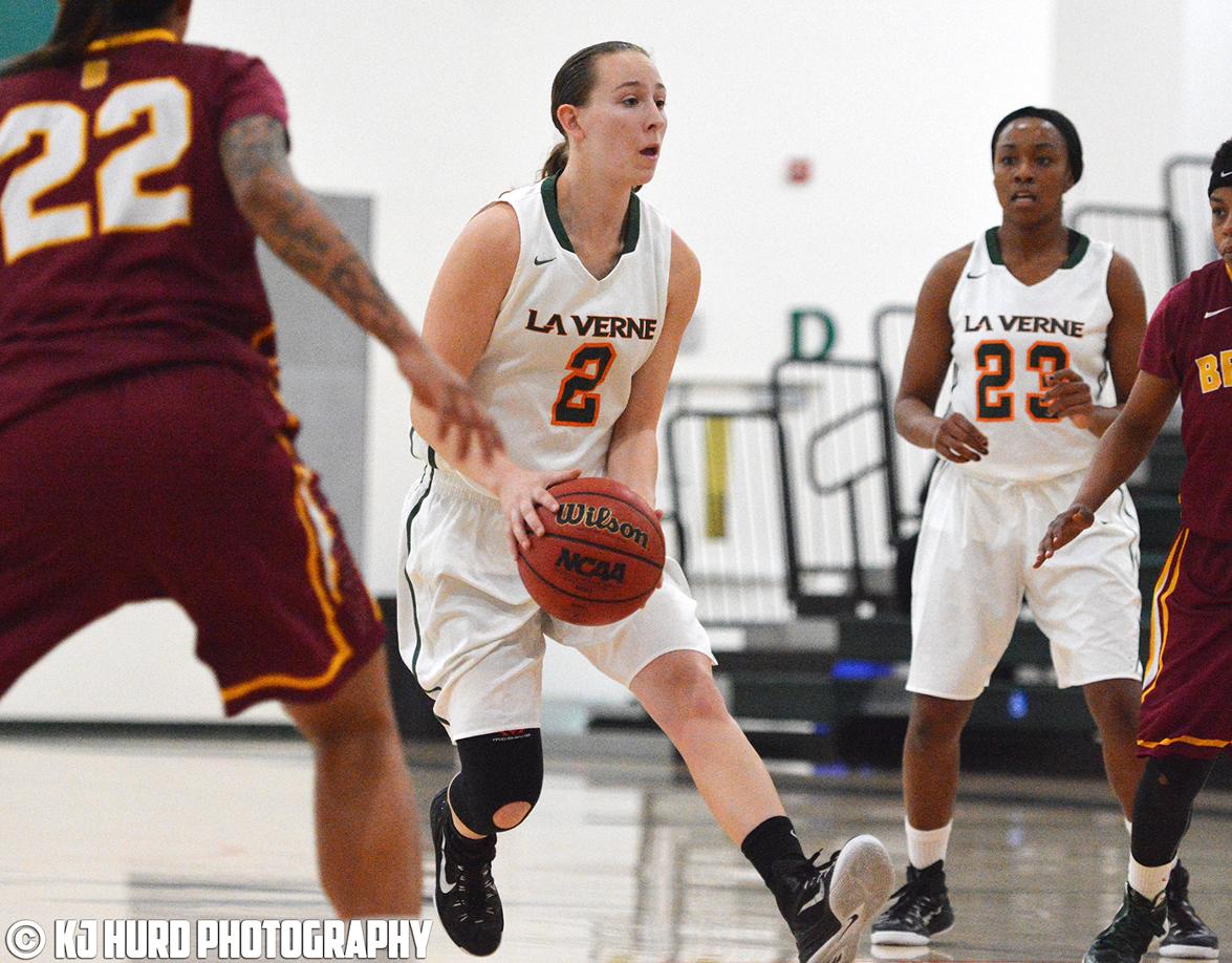 Late rally falls short for Women's Basketball