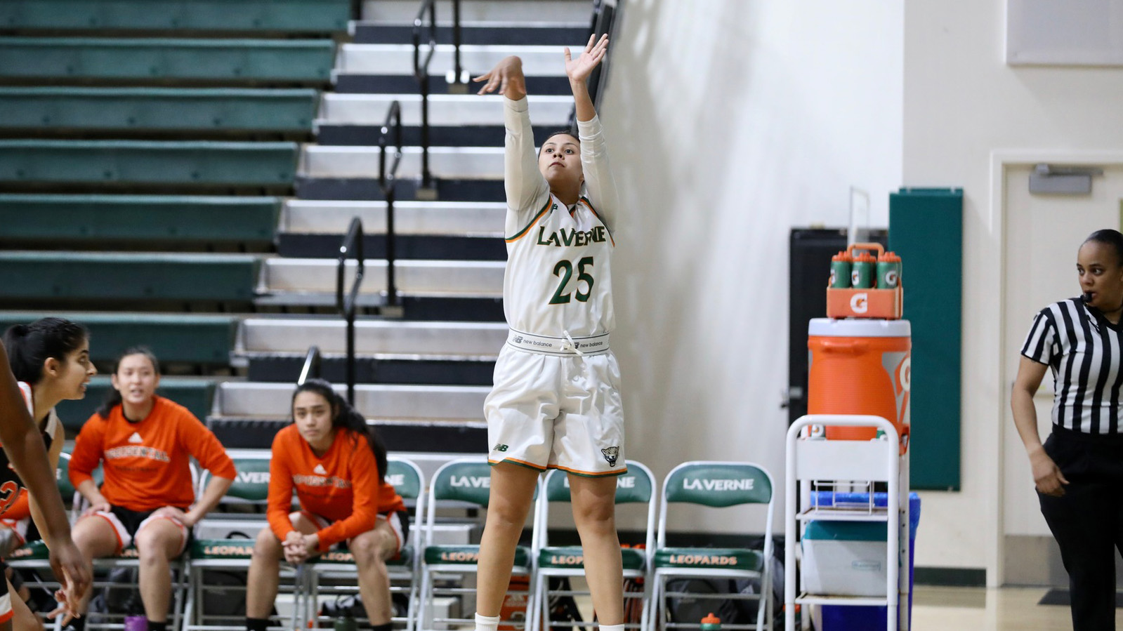 Women's Basketball Downs Second Place Whittier