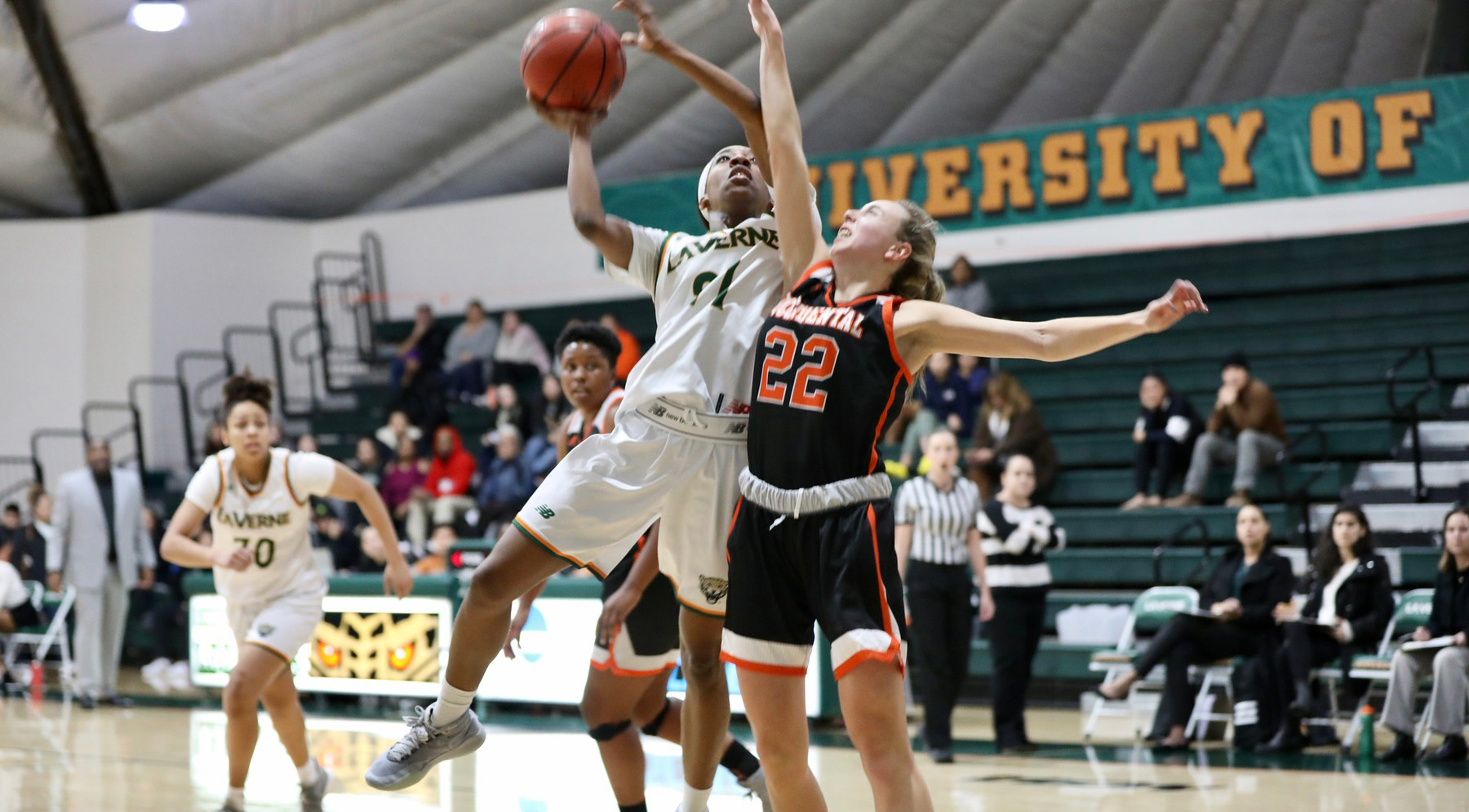 Women's Basketball Edged by Sagehens