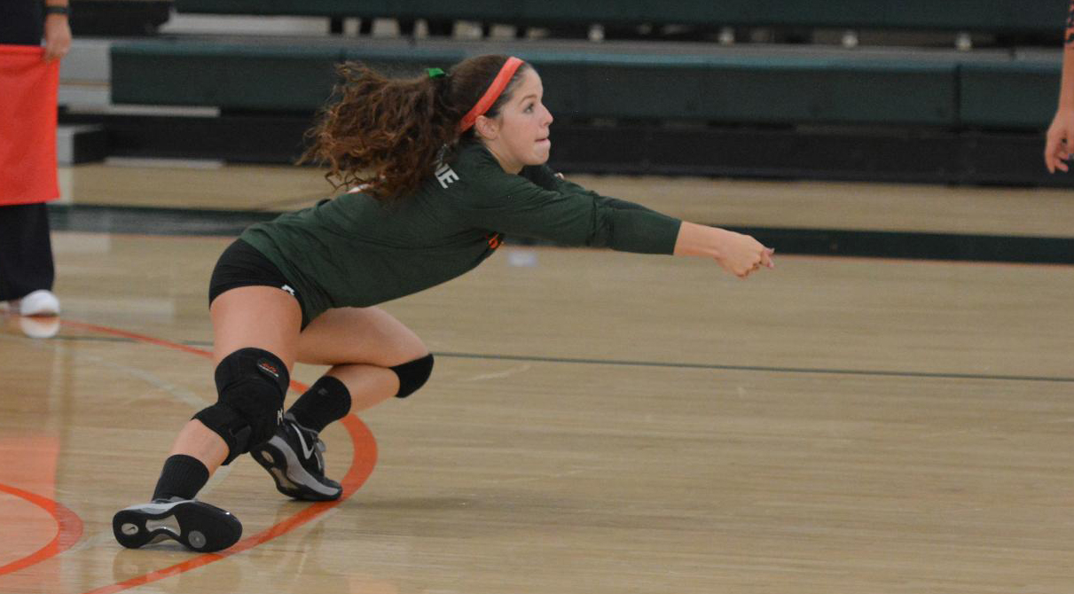 Volleyball sweeps Whittier to open SCIAC play