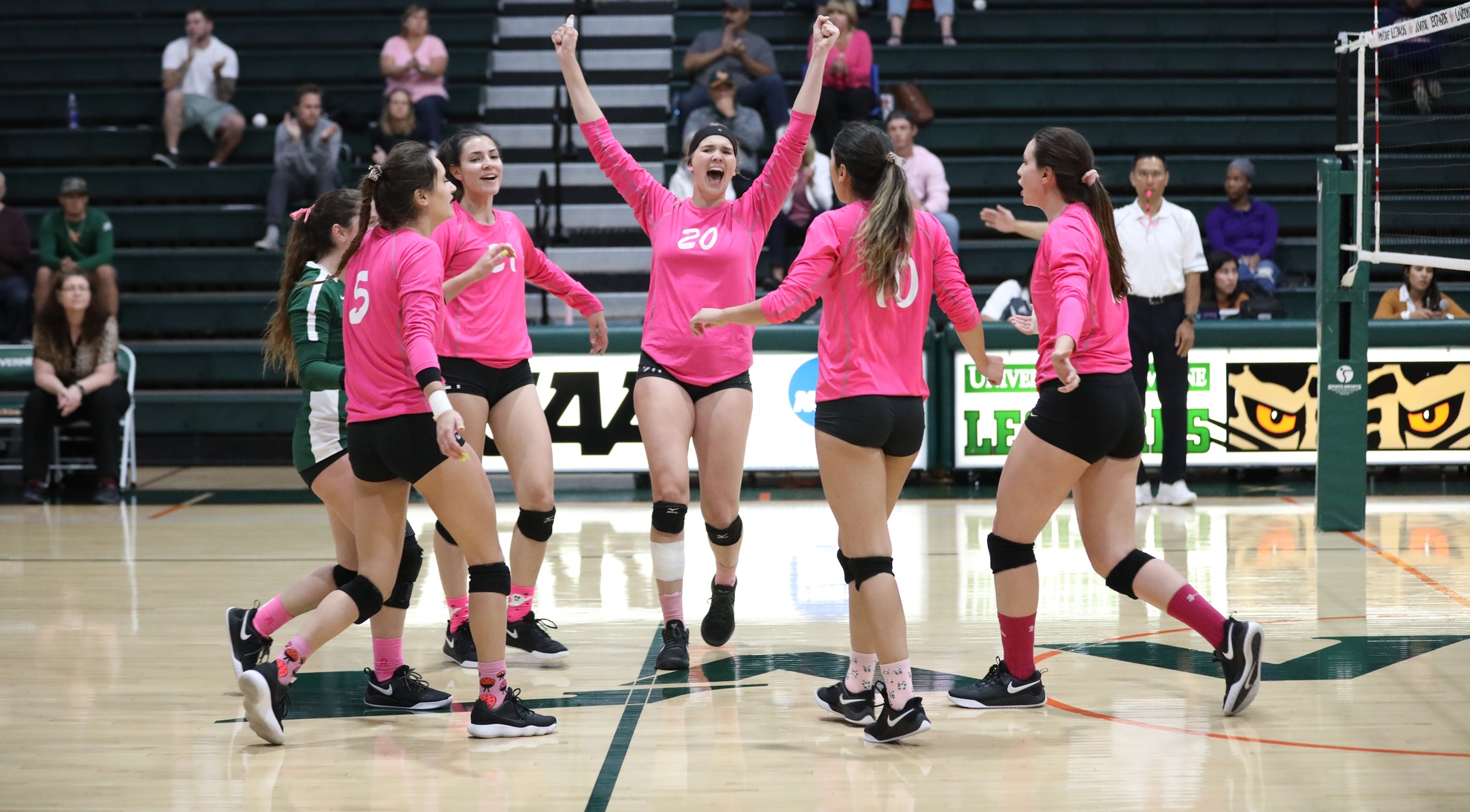 Volleyball sweeps Redlands