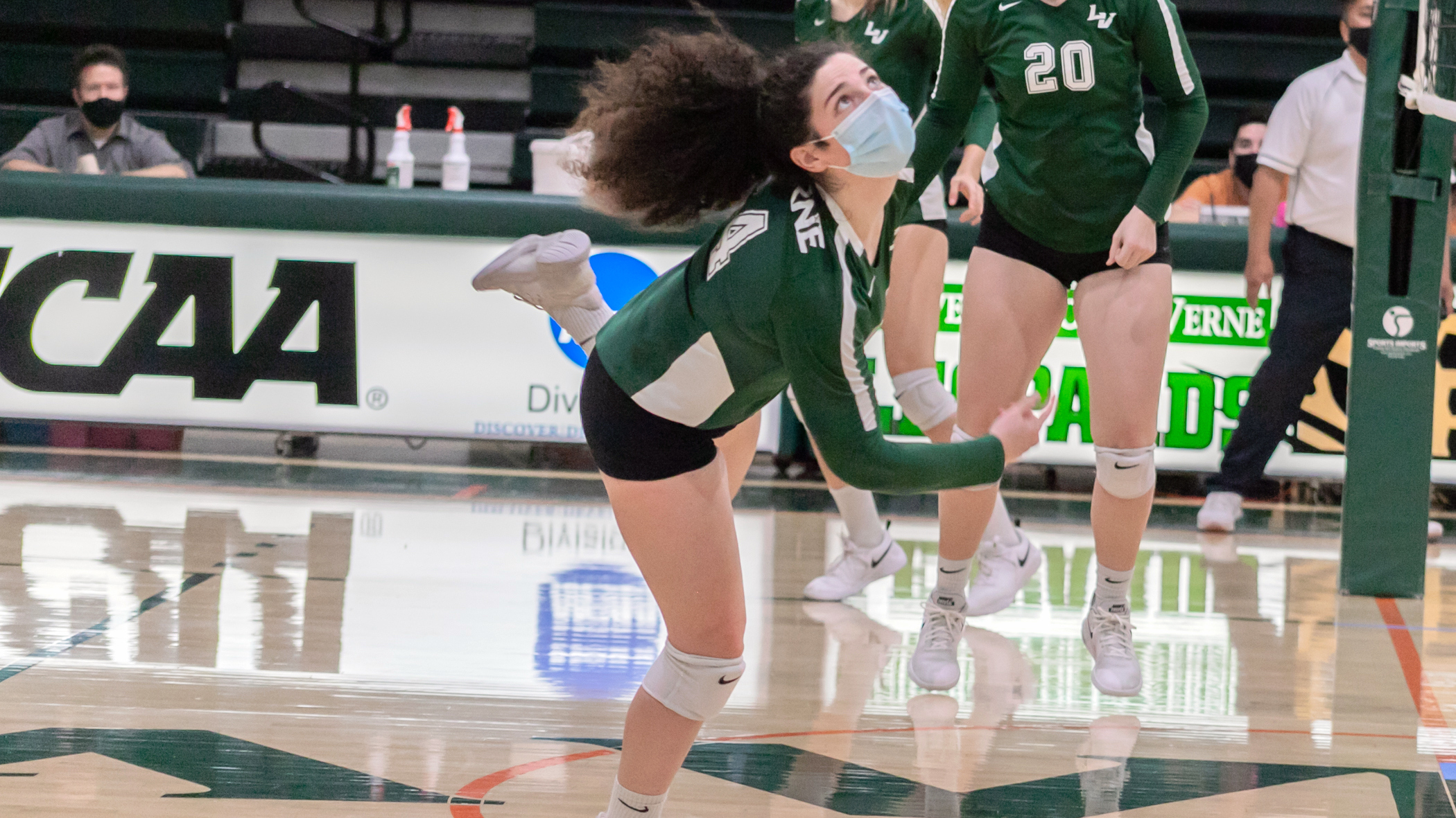 Volleyball Closes Out Whittier Invitational